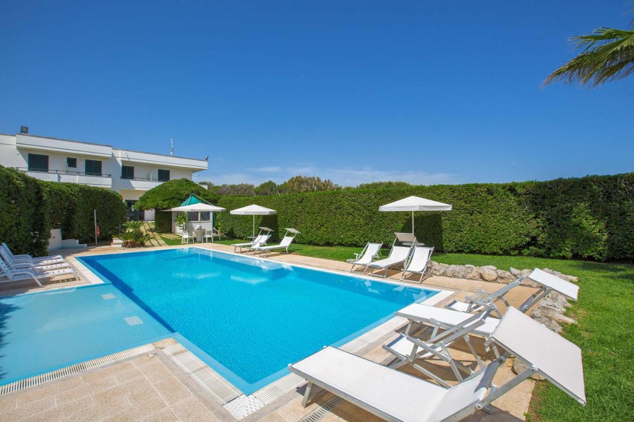 Residence Punta Cassano - In Piscina Sulla Spiaggia Di Sabbia San Foca Eksteriør billede