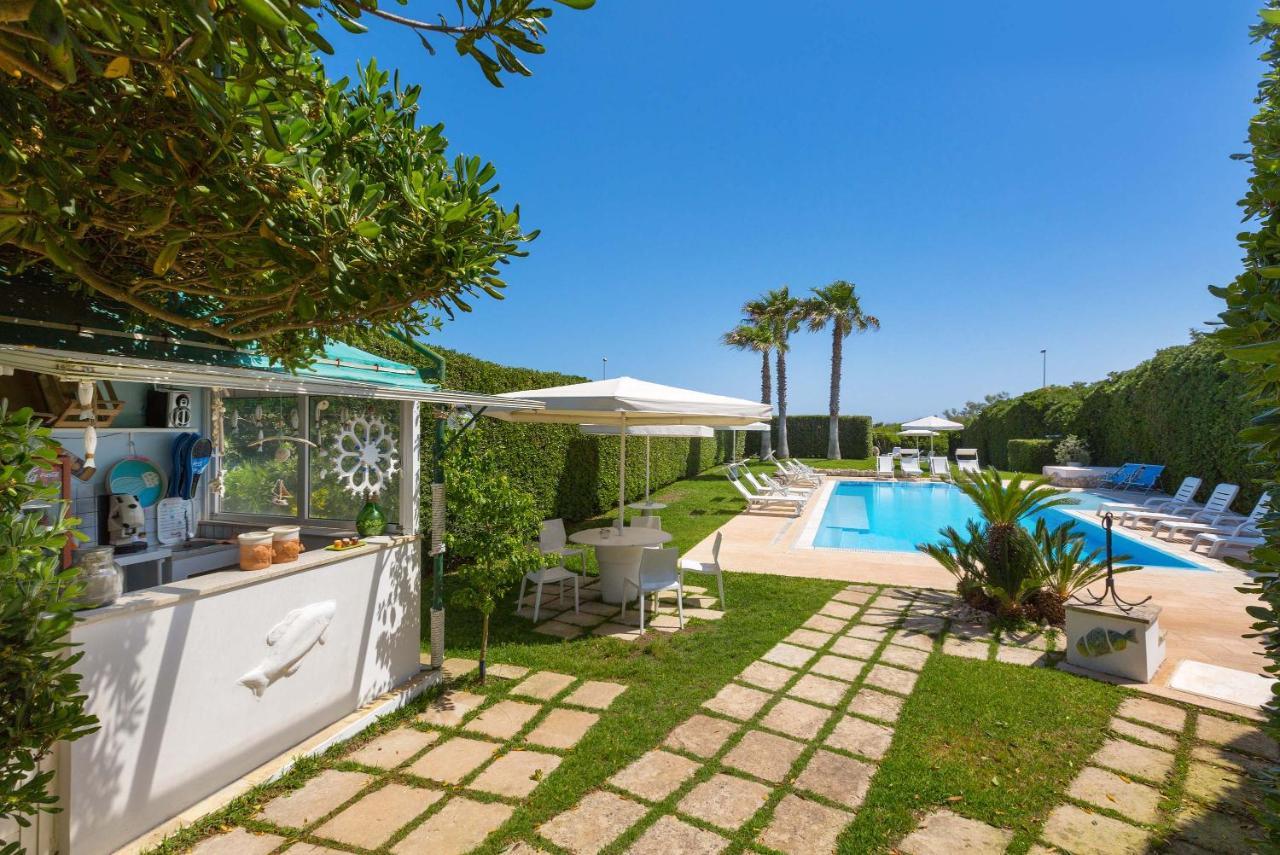 Residence Punta Cassano - In Piscina Sulla Spiaggia Di Sabbia San Foca Eksteriør billede